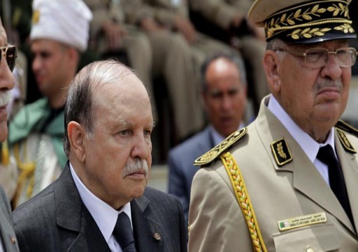 أول تلعيق للجيش الجزائري على الاحتجاجات الرافضة لترشح بوتفليقة