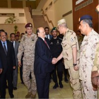 الرئيس اليمني ونائبه يزوران مركز قيادة القوات المشتركة للتحالف