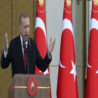 أردوغان يهاجم وكالات التصنيف الائتماني ويصف موظفيها بـ"المحتالين"