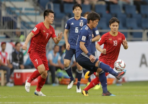 هدف من ركلة جزاء يرسل اليابان إلى قبل نهائي كأس آسيا