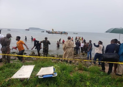 تحطم طائرة ركاب فوق بحيرة فيكتوريا بـتنزانيا