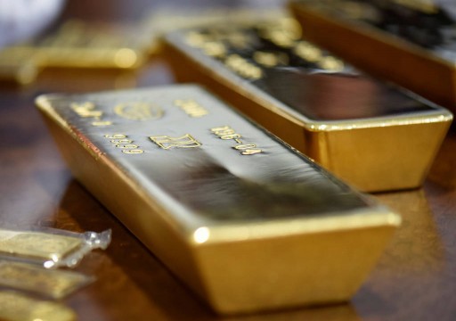 الذهب يتراجع مع ارتفاع الدولار وانحسار المخاوف بشأن فيروس الصين