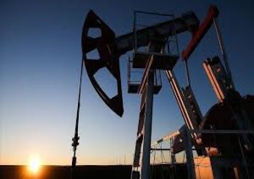 أسعار النفط تتراجع مدفوعة بارتفاع المخزونات الأمريكية