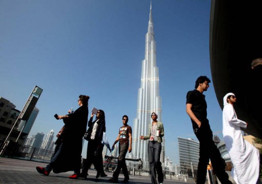 "رويترز": أداء ضعيف للشركات في الإمارات وتردد بالتوظيف
