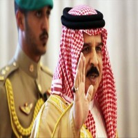 عاهل البحرين لمبعوثي أمريكا: حل الأزمة الخليجية في الرياض