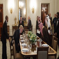 مسؤول أمريكي: ترامب يطالب بن سلمان بإنهاء الأزمة مع قطر