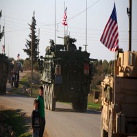 مسؤول: ترامب وافق على بقاء القوات الأميركية في سوريا