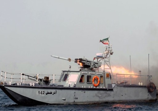 البحرية الأمريكية تتهم إيران بمحاولة الاستيلاء على ناقلتي نفط في مضيق هرمز