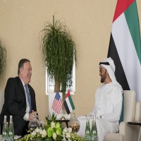 محمد بن زايد يلتقي وزير الخارجية الأميركي
