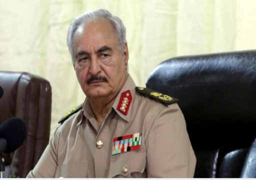 ليبيا.. حفتر يأمر بترقية ضابط متهم بارتكاب "جرائم حرب"