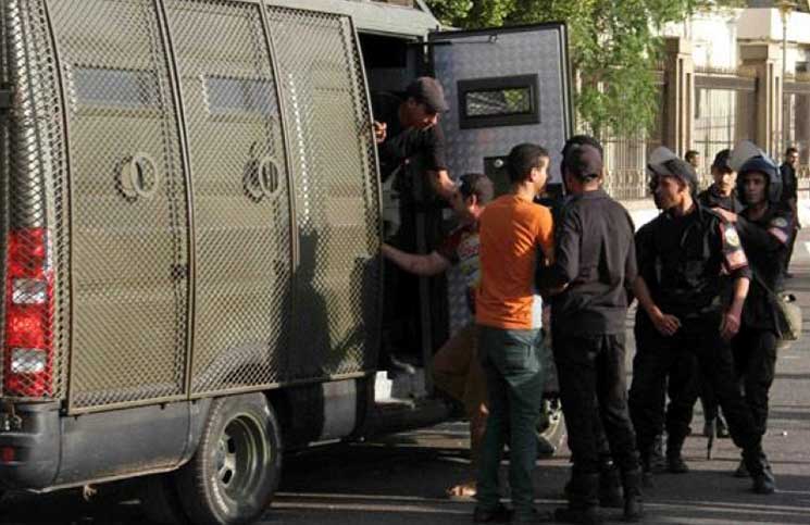 مصر.. أمن السيسي قتل اثنين من المخفيين قسراً وأعلن أنهما "إرهابيان"
