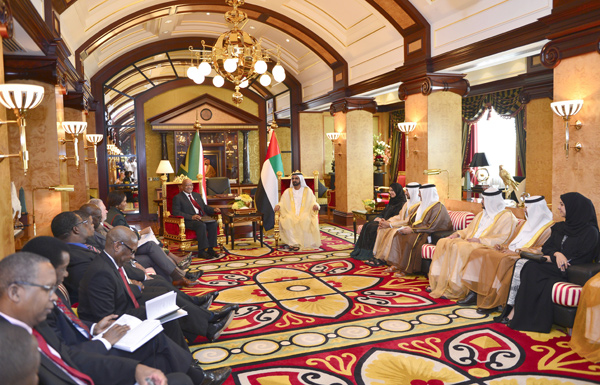 محمد بن راشد يبحث مع رئيس جنوب إفريقيا تطوير العلاقات الثنائية