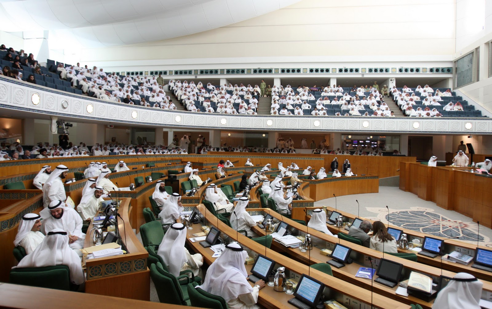 "الإعلام الإلكتروني" و "الاتفاقية الخليجية" حديث الساسة في الكويت