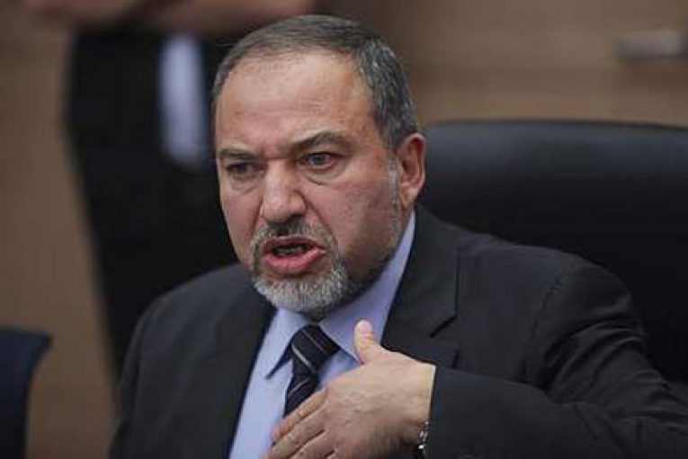 ليبرمان يزعم "تدمير" حماس بشكل كامل حال اندلاع حرب جديدة