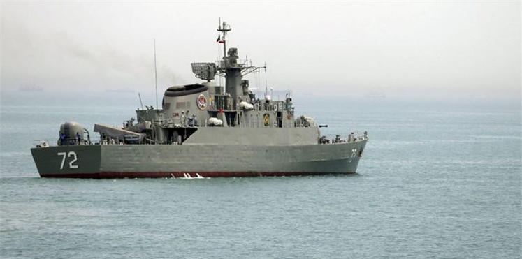 إيران تستعرض قطعها البحرية في الخليج العربي وبحر قزوين