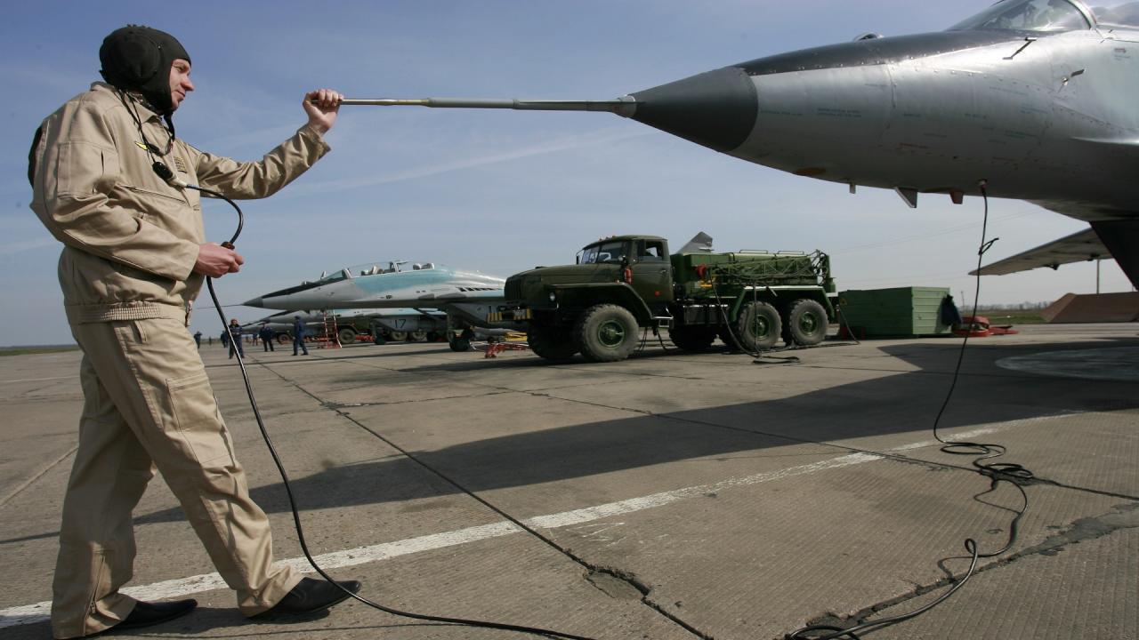 روسيا تفاوض مصر لاستئجار منشآت عسكرية بينها قاعدة جوية