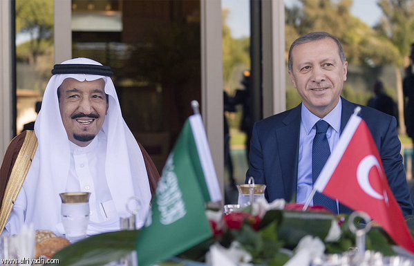 السعودية تعتقل الملحق العسكري التركي لدى الكويت.. وسلمان يهاتف أردوغان