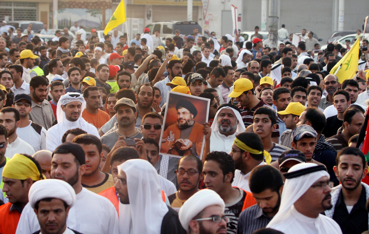 أحكام بالسجن وإسقاط الجنسية لخلية "حزب الله البحرين"