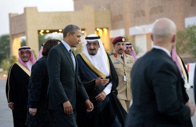 أوباما يتصل بالعاهل السعودي  لبحث التطورات في اليمن