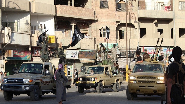 نحو 700 فرنسي يقاتلون في صفوف "داعش"