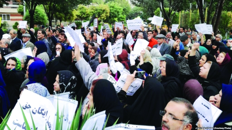 اتساع الاحتجاجات يهز النظام الإيراني