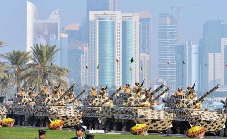 قطر تحيي يومها الوطني بأضخم عرض عسكري بتاريخها