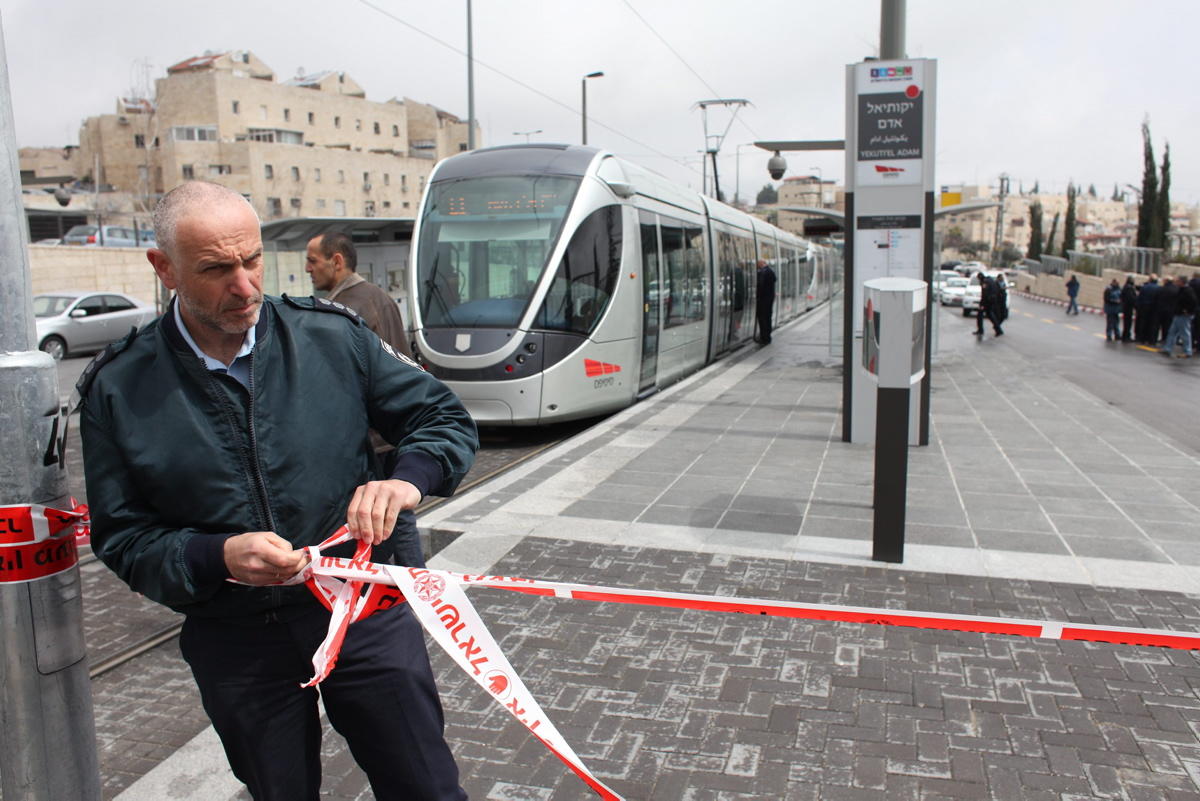 "إسرائيل" تُسرّع بإنشاء مخطط القطار الهوائي بالقدس المحتلة