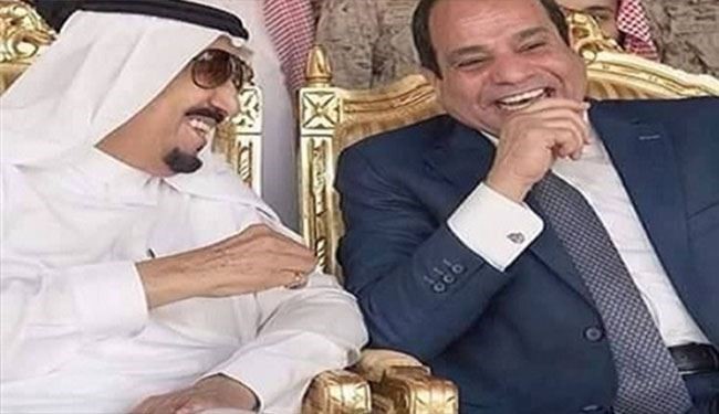 إعلامي قطري يزعم: أبوظبي تزج بالقاهرة والرياض في الصراع مع قطر