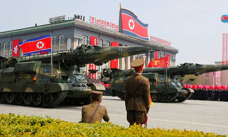 أنباء عن رصد قيام كوريا الشمالية بنقل صواريخ من مركز تطوير