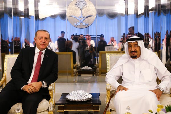 أردوغان يصل إلى السعودية لدعم الوساطة الكويتية