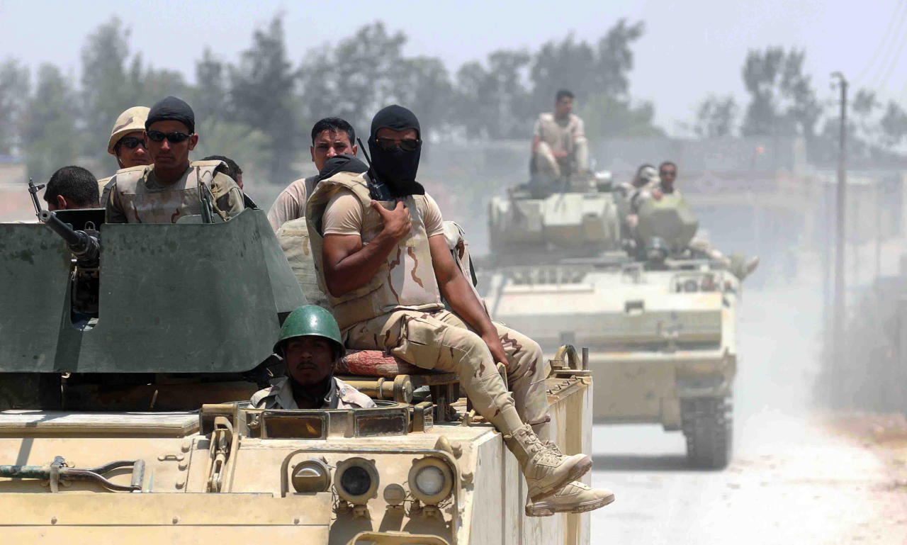 مقتل جنديين في تفجير آلية للجيش المصري بسيناء