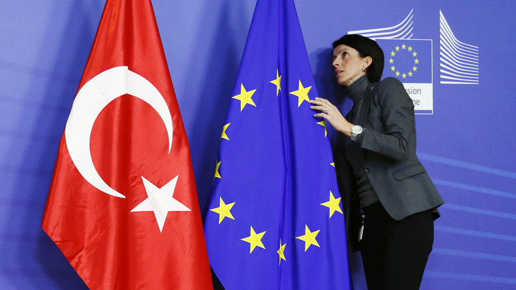 تزايد الضغوط على الاتحاد الأوروبي لوقف محادثات انضمام تركيا