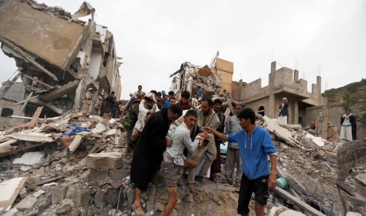 قبائل يمنية تطلب التحقيق بمقتل مدنيين بغارات للتحالف