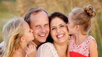 دراسة: الضحك أفضل علاج للاكتئاب والغضب