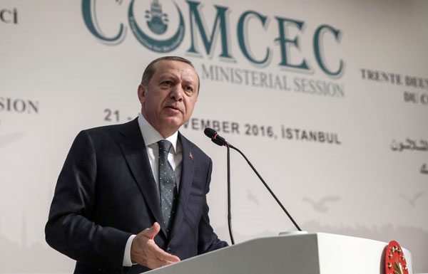 أردوغان يهدد بفتح الحدود أمام اللاجئين للتوجه إلى أوروبا