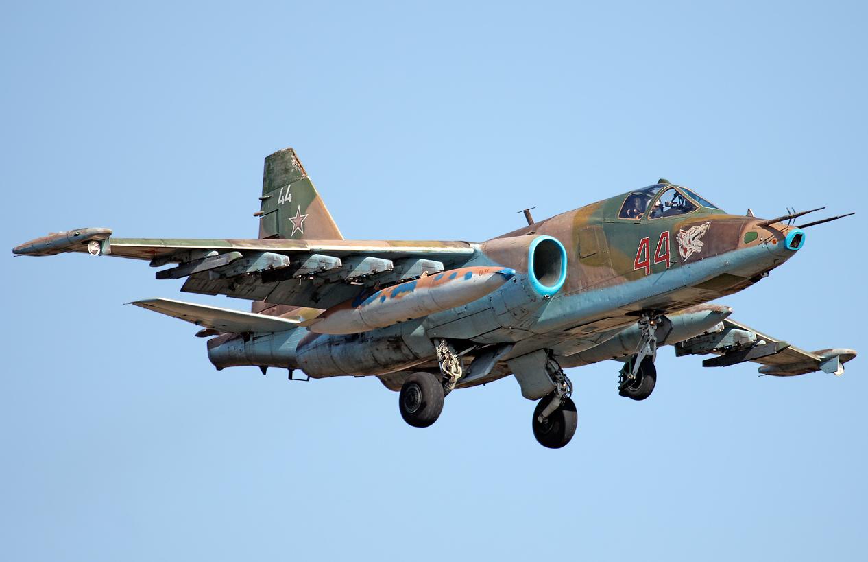 مرور عام على عدوانها..روسيا تعزز قواتها الجوية في سوريا بمقاتلات جديدة