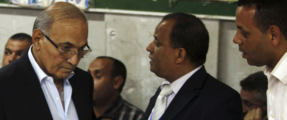 نيويورك تايمز تكشف السبب الحقيقي لانسحاب شفيق من سباق الرئاسة المصرية
