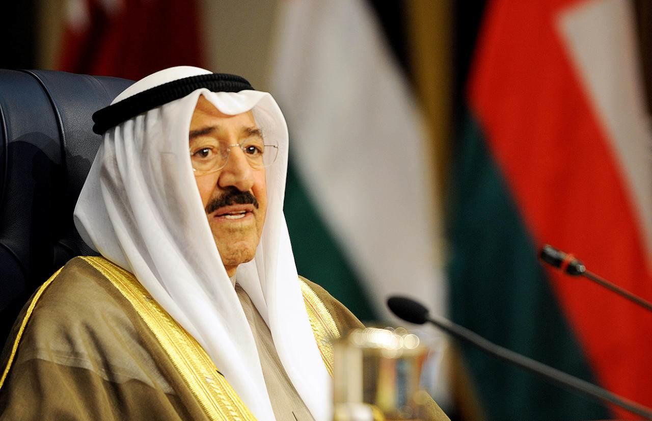 احتفاء كويتي بقرار الأمير إعادة الجنسية لناشطين ودعاة 