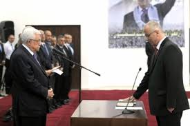 رئيس الحكومة الفلسطينية يقدم استقالته لعباس 