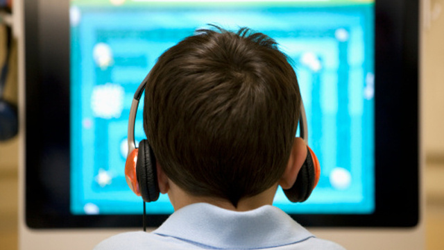 حرمته من اللعب فحرمها من نفسه ! 