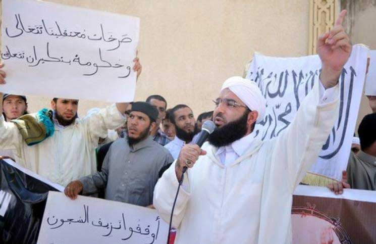 سلفيون مغاربة يحتجون بقوة على تحريض "سلفي سعودي" على الإسلام الوسطي