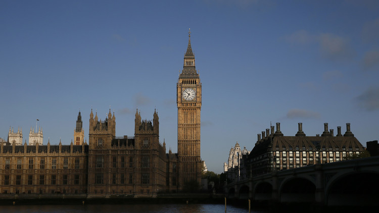 نواب بريطانيون يطالبون بعقد جلسة طارئة لبحث تنفيذ عمل عسكري في سوريا