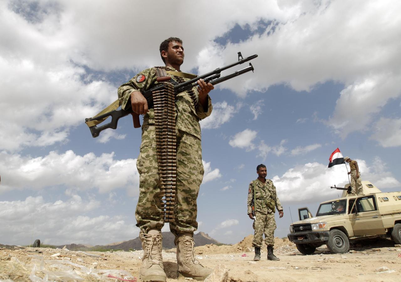 آلاف الجنود اليمنيين على الحدود السعودية ينضمون للرئيس هادي