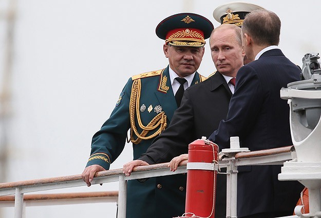 بوتين يزور جزيرة القرم لأول مرة 
