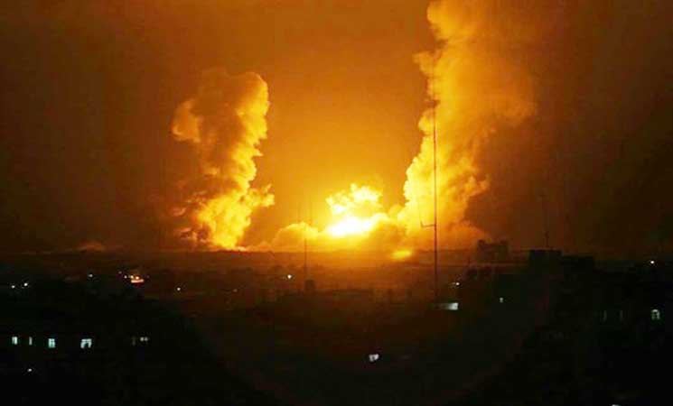 إسرائيل تقصف مواقع عسكرية لـ”المقاومة” في غزة