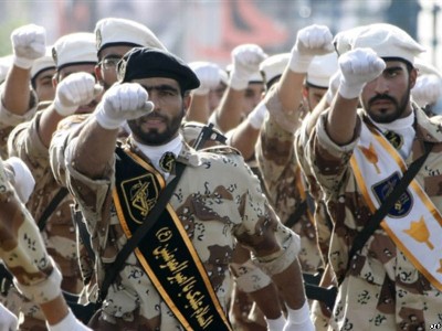 إيران تسلم السعودية "كنزا أمنيا" و "الرياض .. ملفاً بيد الحرس الثوري"