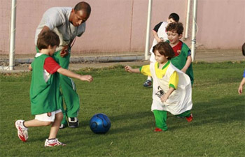 دراسة: الرياضة قبل بدء اليوم الدراسي تزيد من تركيز الأطفال 