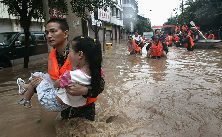 وفاة 37 شخصاً غرقاً بسبب الفيضانات في الصين
