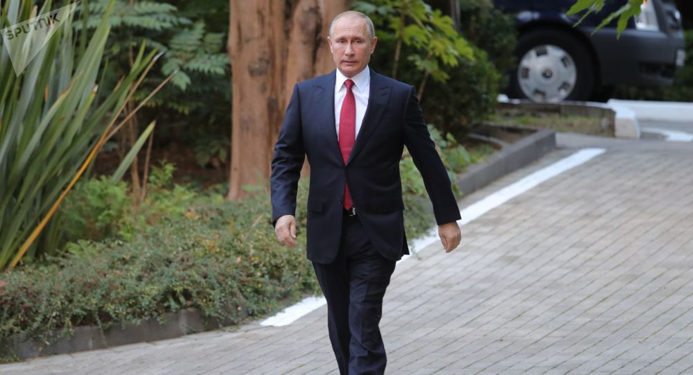 بوتين يحضر للمرة الأولى مجلس أساقفة الكنيسة الأرثوذكسية الروسية