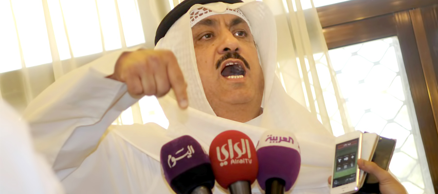 الكويت: البراك يتهم الشيخ ناصر المحمد بالفساد ويعرض "وثائق"